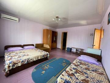 Четырехместный номер с душем в Гостинице Фортуна