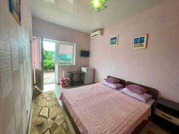 Двухместный с 1 кроватью или 2 отдельными кроватями и душем в Гостинице Фортуна