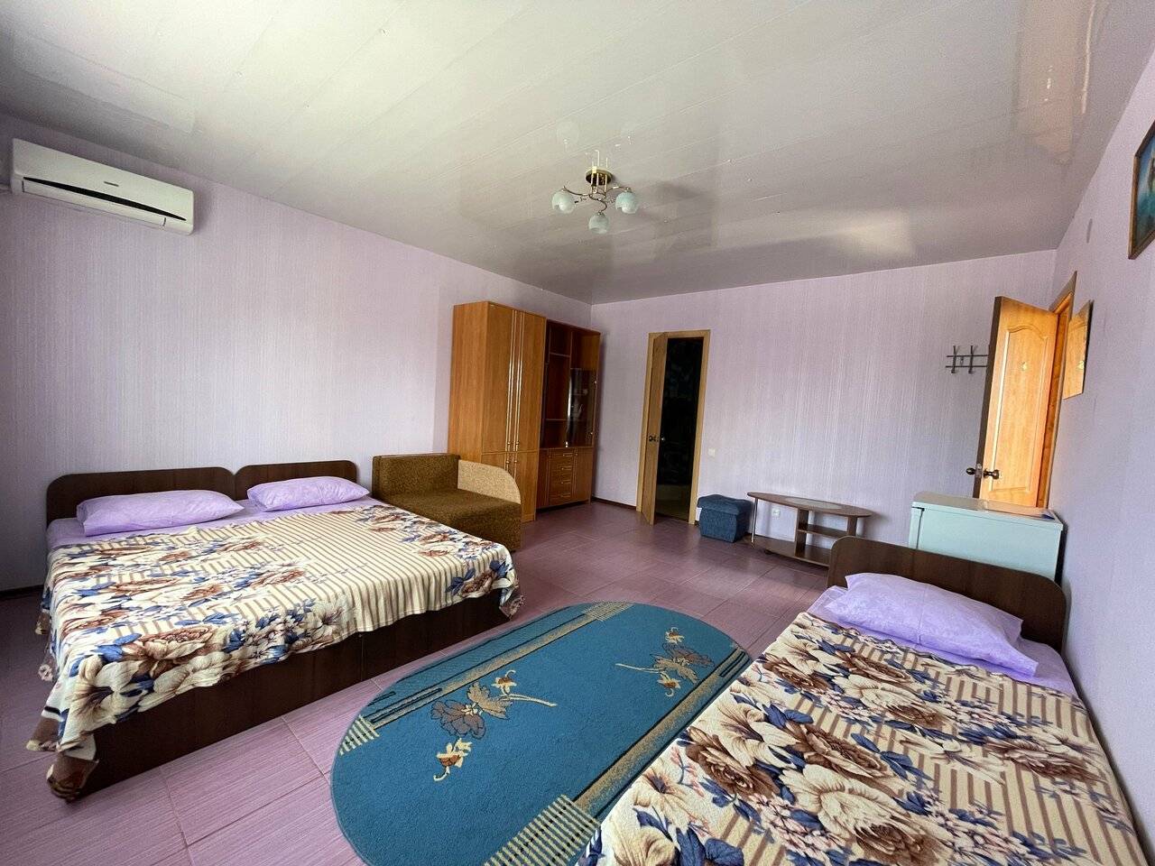 Четырехместный номер с душем