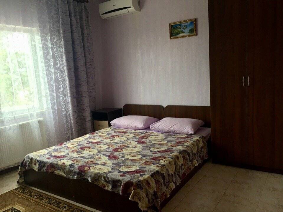 Трехместный номер «Комфорт» с душем